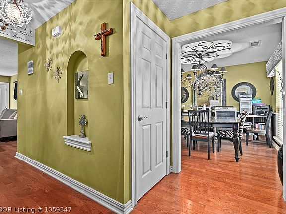 4th image of 2715 Rebecca Lynn Ln