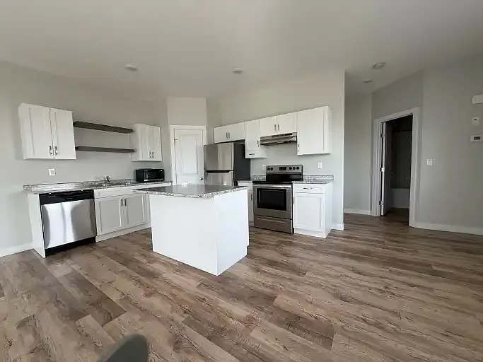 3 bed, 2.0 bath, $1,800 — Photo 3