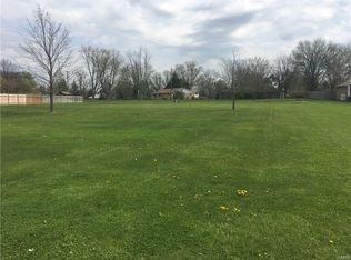 6040 Garber Rd, Dayton, OH 45415