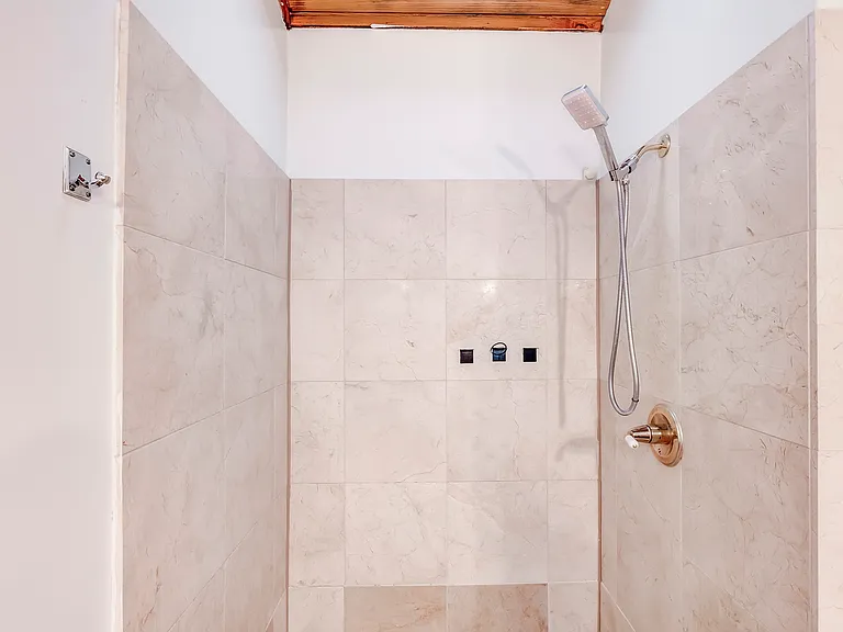 208 Westhaven Dr — Photo 28