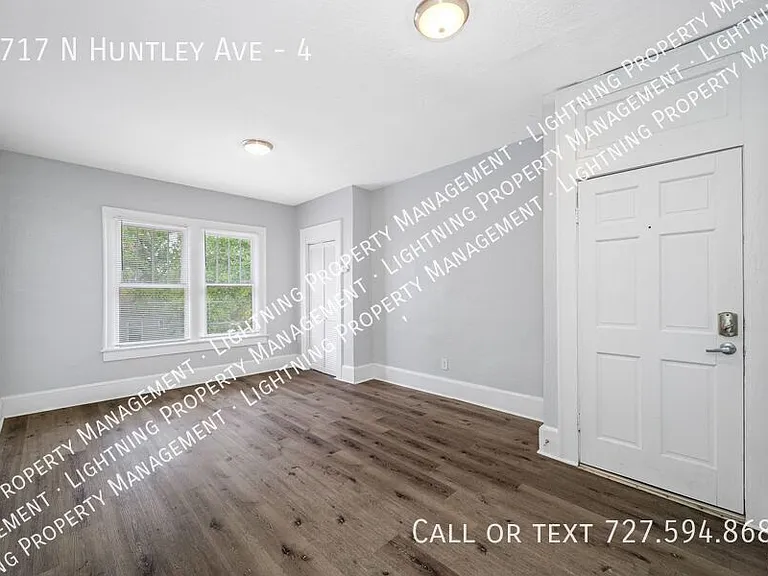 7717 N Huntley Ave #4 — Photo 3