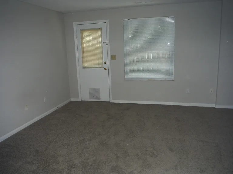 9616 Vinca Cir #A — Photo 11