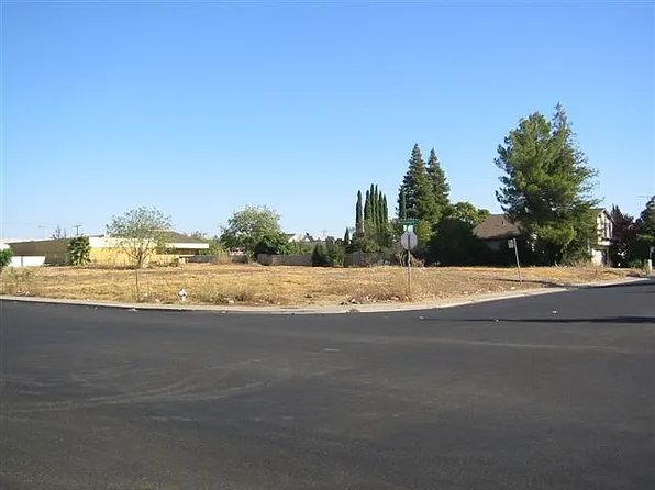 7200 Meadowgate Dr, Sacramento, CA 95823