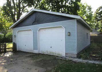 4th image of 2569 Harding Ave