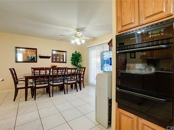 5th image of 22523 Vanowen St