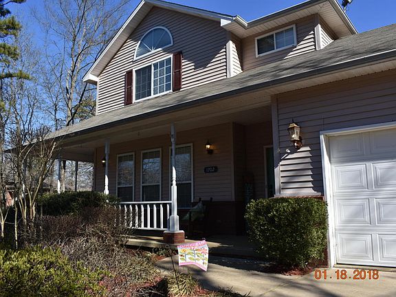 3rd image of 1702 White Oak Ln