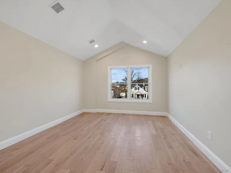 68 Edgewood Rd #B — Photo 7