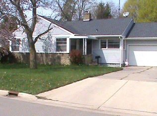 330 Pierce St, Chelsea, MI 48118