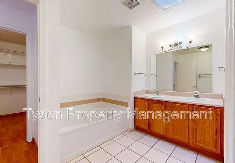419 Sawtooth St SE — Photo 16