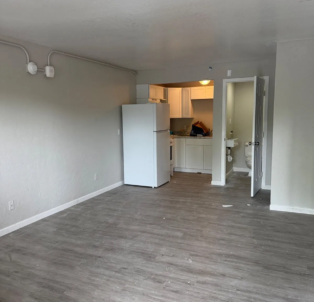 2 bed, 2.0 bath, $999 — Photo 2