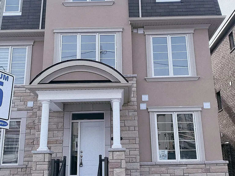 61 Casely Ave — Photo 9