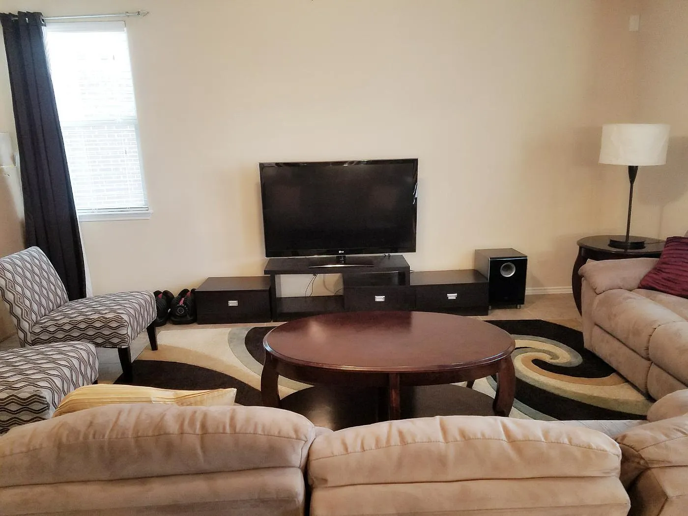 3 bed, 2.5 bath, 2046 sqft, $1,975 — Photo 3
