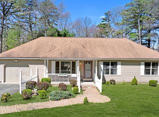 125 Squirrel Rd, Dingmans Ferry, PA 18328