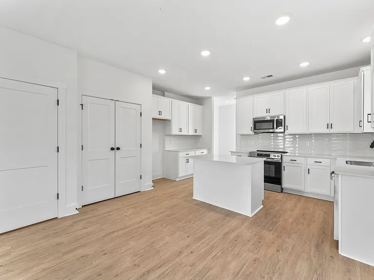 141 Rose Hannah Dr — Photo 6
