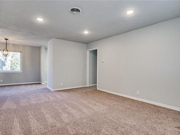 5th image of 7928 Tumbleweed Trl