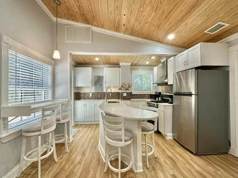 698 Forsyth St #2 — Photo 11