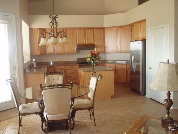 kitchen w/nook