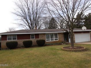 834 Maywood Ave, Holland, MI 49424