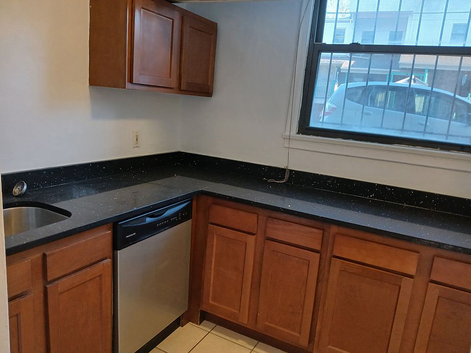 1st image of 631 Maryland Ave APT 10
