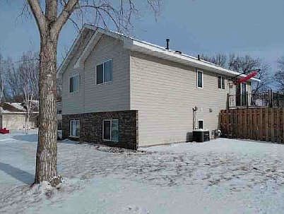 2nd image of 320 12th Ave S