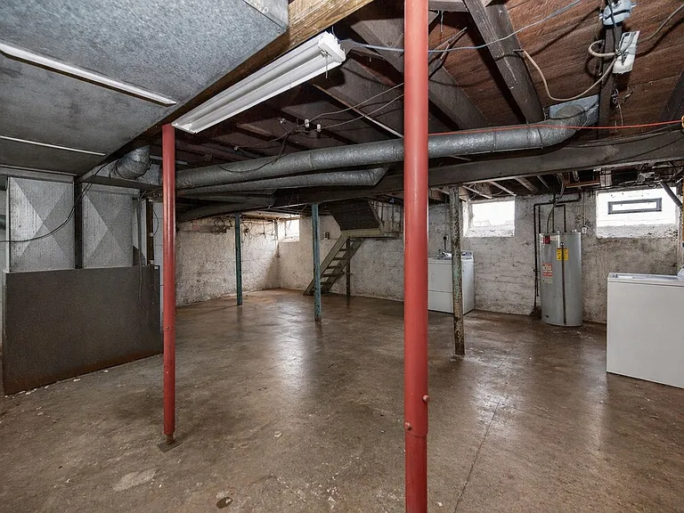635 Straight St #635S — Photo 18