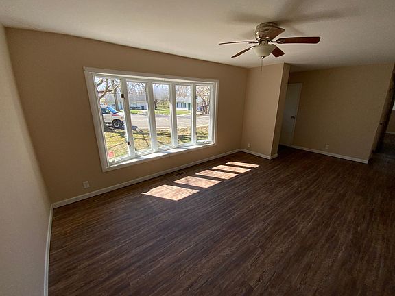 3rd image of 805 Southmoor Dr
