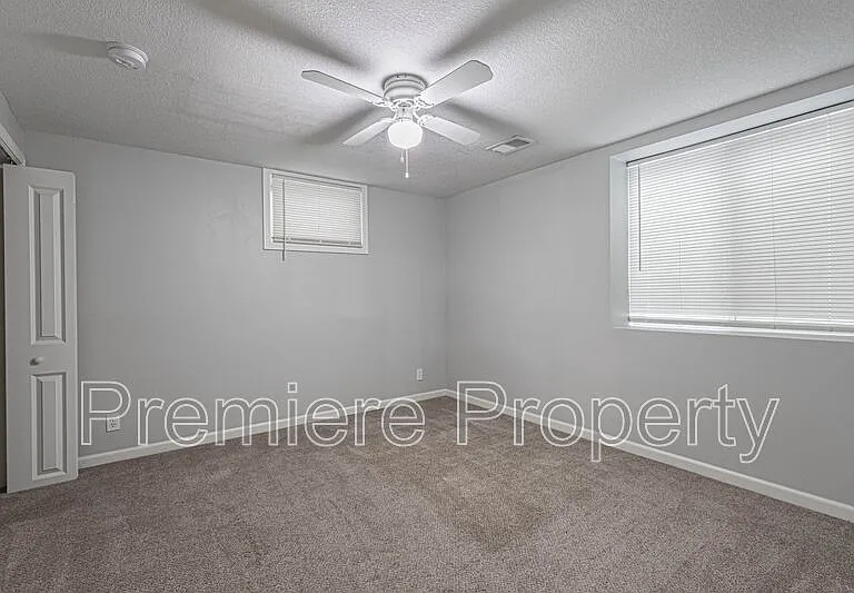 7610 E 48th St — Photo 11