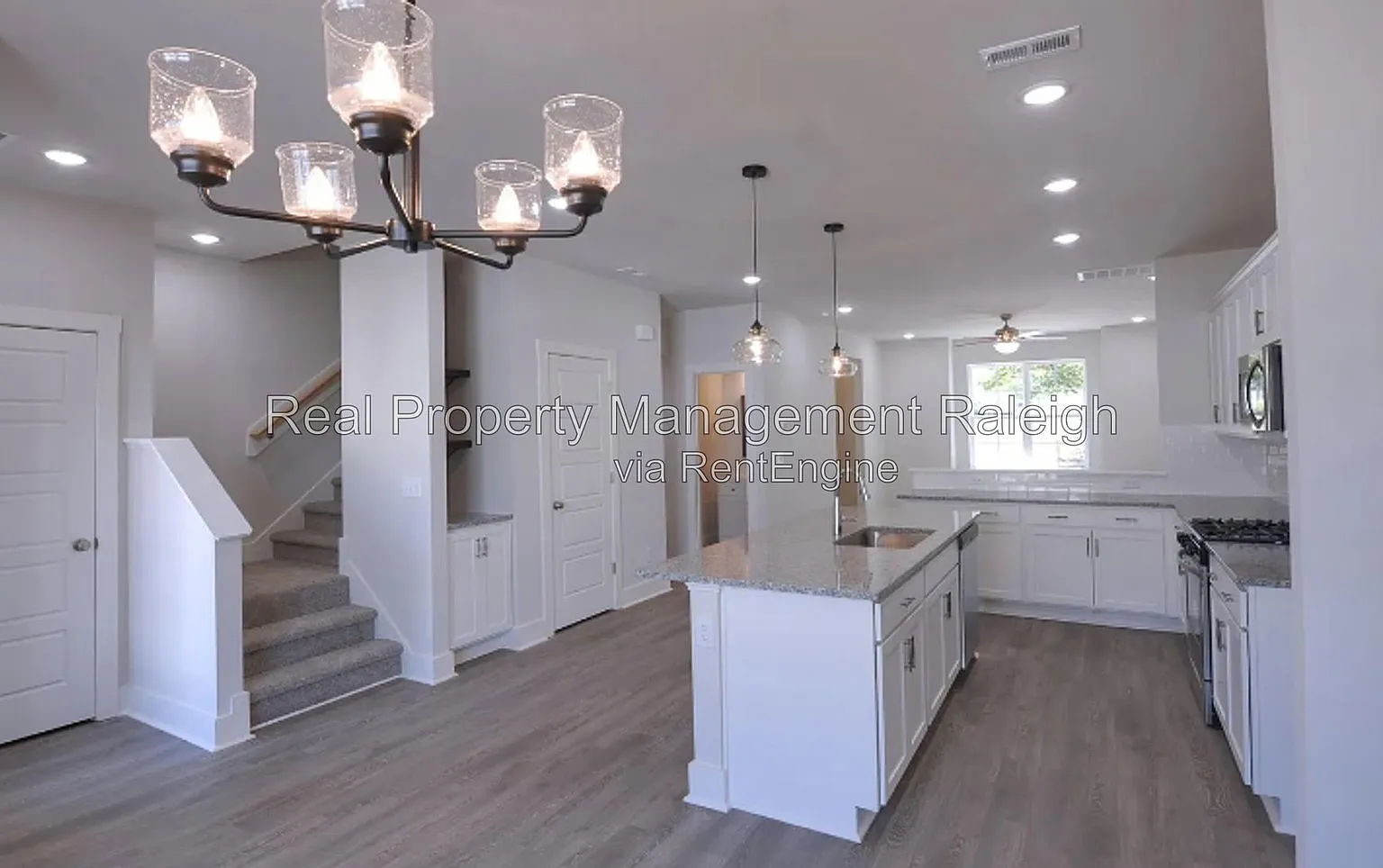3 bed, 2.5 bath, 1800 sqft, $1,900 — Photo 2