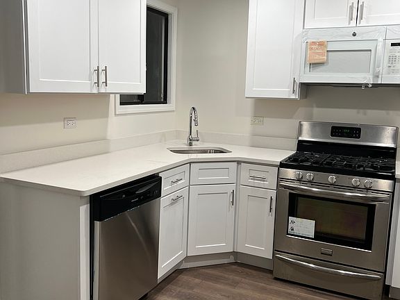 3rd image of 435 Echo Ln APT 1