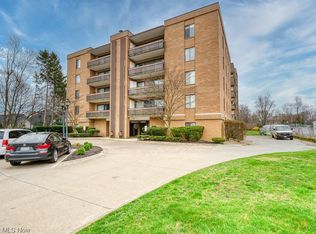 22555 Center Ridge Rd APT 203, Rocky River, OH 44116