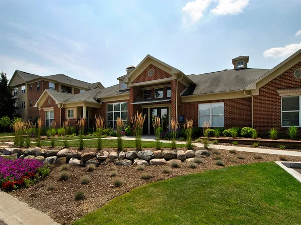 Fairlane Town Center Apartment Homes