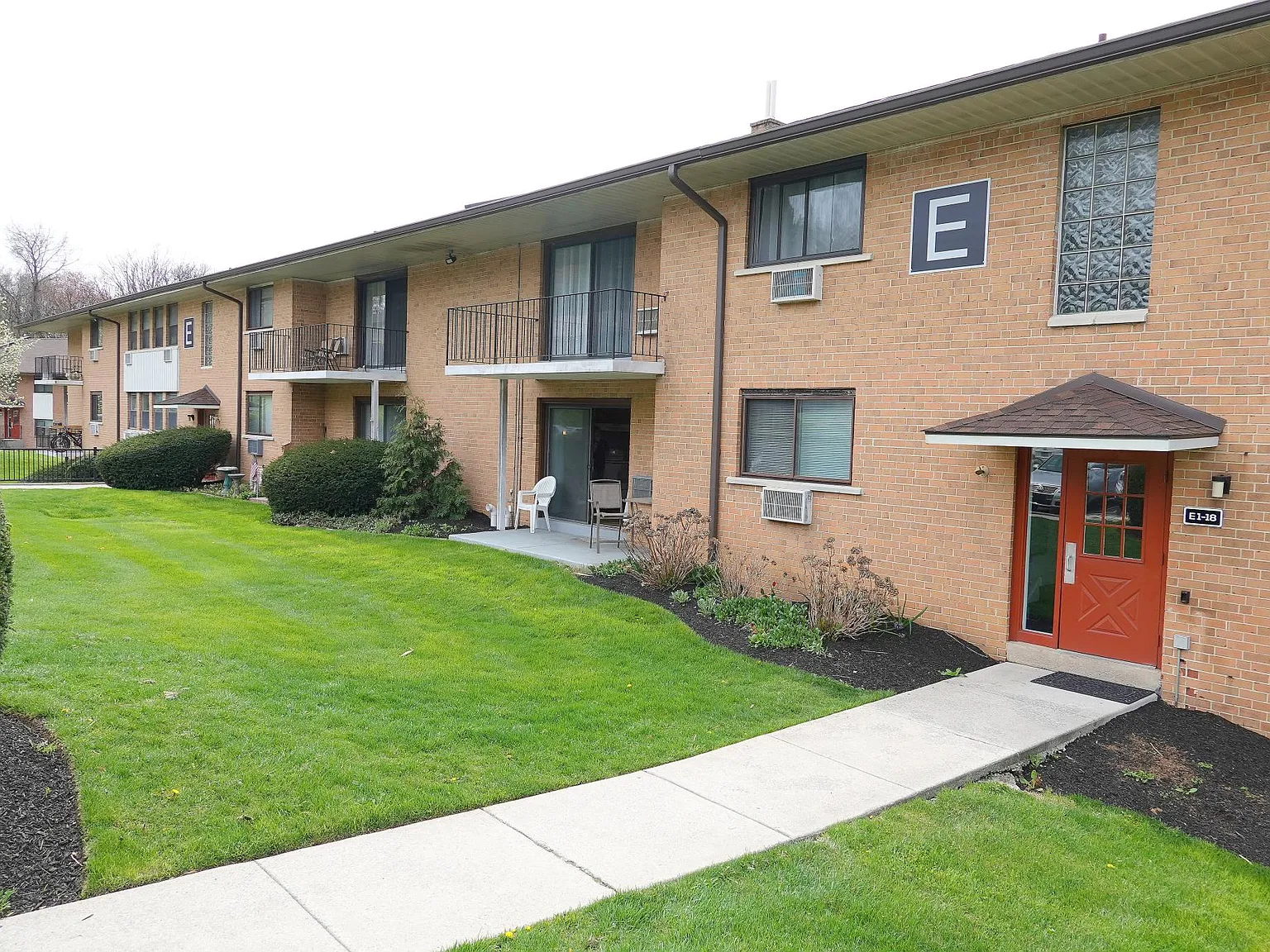 1 bed, 900 sqft, $1,550 — Photo 3