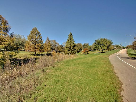3rd image of 2004 Palo Pinto Dr