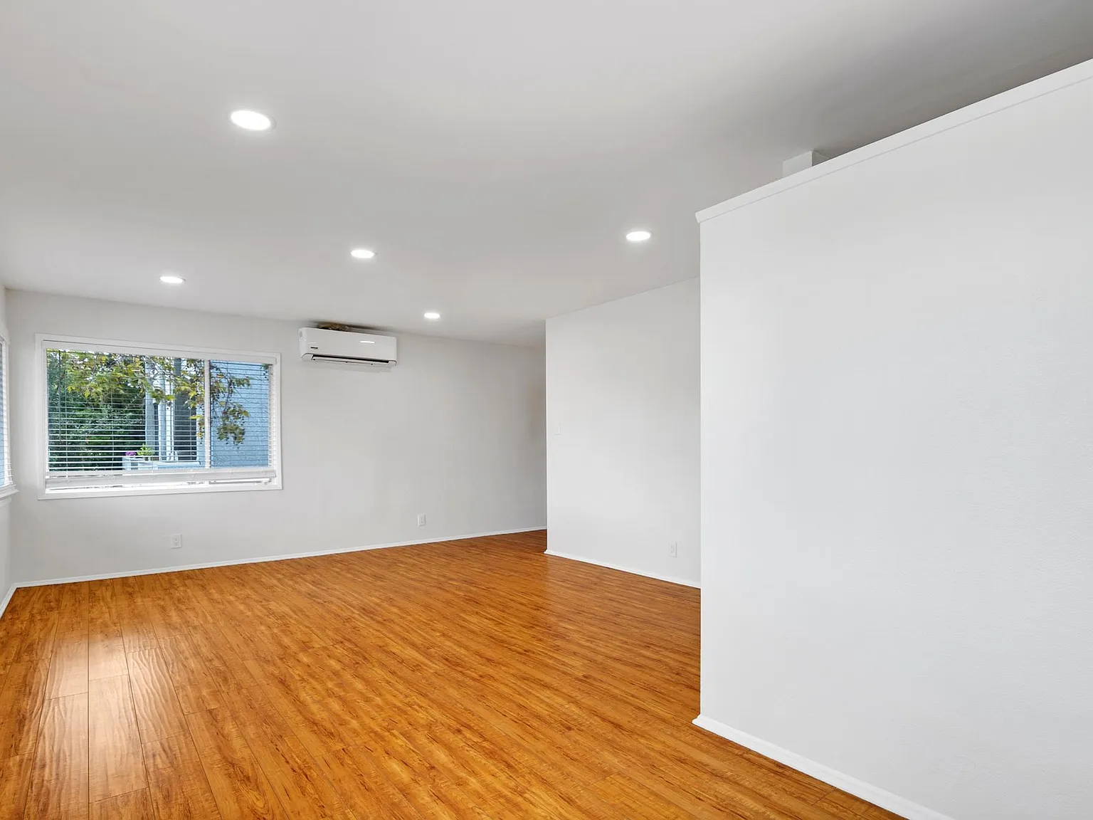 1607 Manning Ave — Photo 4