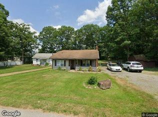 16714 Oakwood Dr, Lake Milton, OH