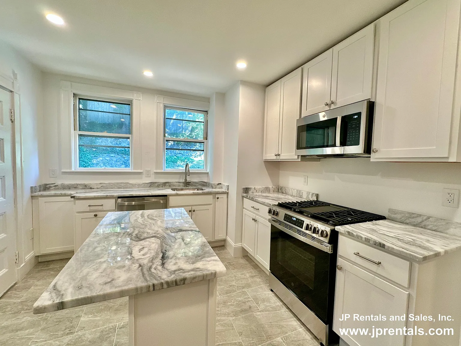 28 Boylston St — Photo 2