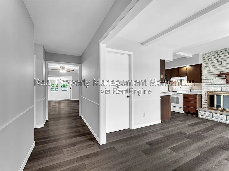 2105 S Barcliff Ave — Photo 5