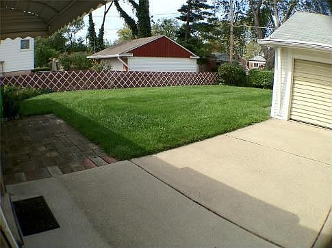 3rd image of 32200 Wisconsin St