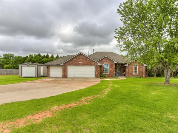 812 Parkwoods Dr, Noble, OK 73068