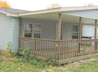 406 E County Line Rd, Wolcottville, IN 46795