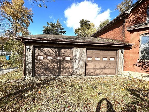 3rd image of 204 W Missouri St