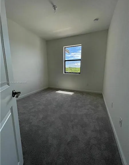 SW 159th Ct — Photo 9