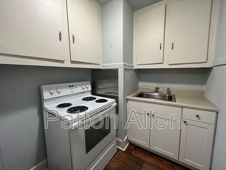 60 Flint St #5 — Photo 2