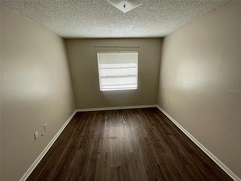 750 Zella Ln — Photo 12