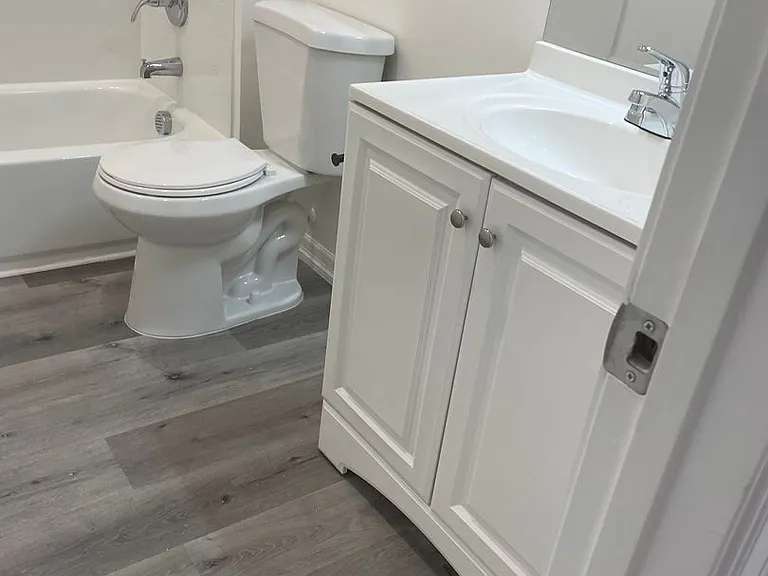 Highland Pacifica Apartments — Photo 11
