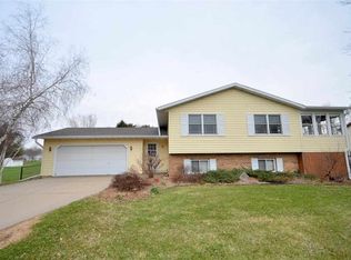 6256 Mary Ida Dr, Deforest, WI 53532