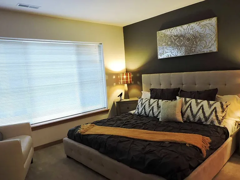 1600Tosa Apartments — Photo 11