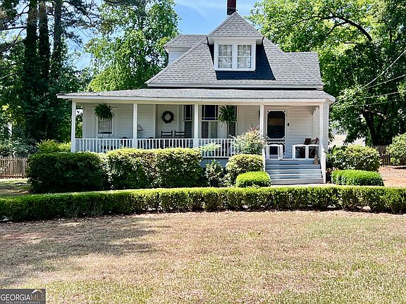 2nd image of 600 Foster St