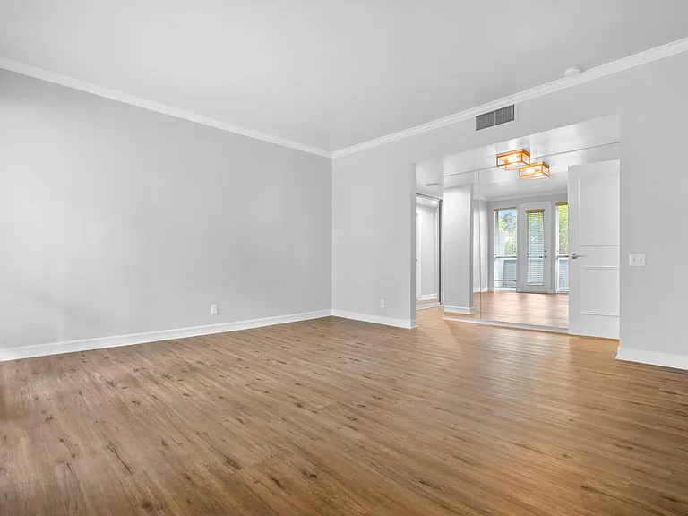 960 San Pasqual St #104 — Photo 6