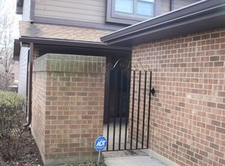 15 Indian Trail Dr #15, Westmont, IL 60559
